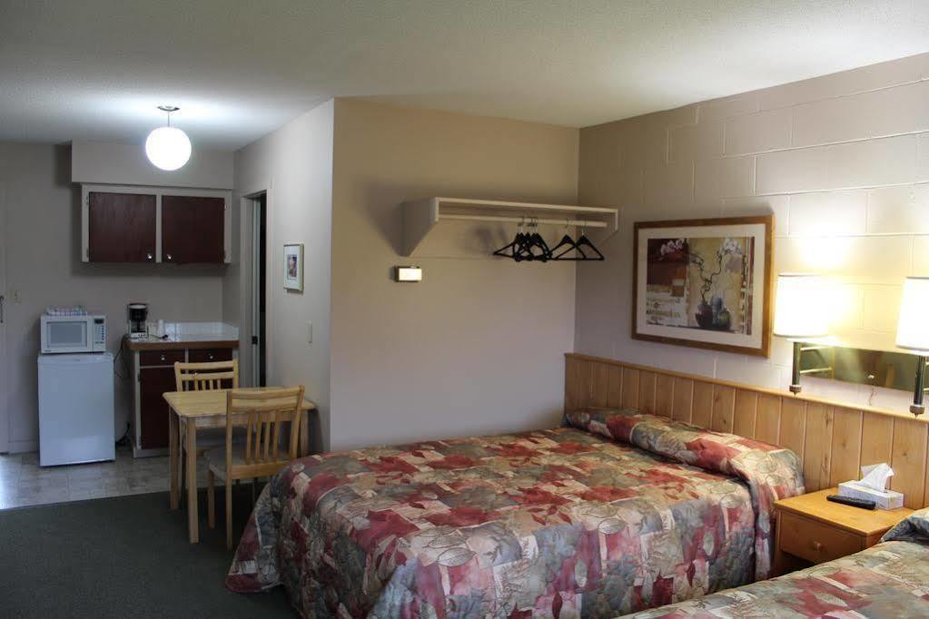 Pacific Rim Motel Ucluelet Dış mekan fotoğraf